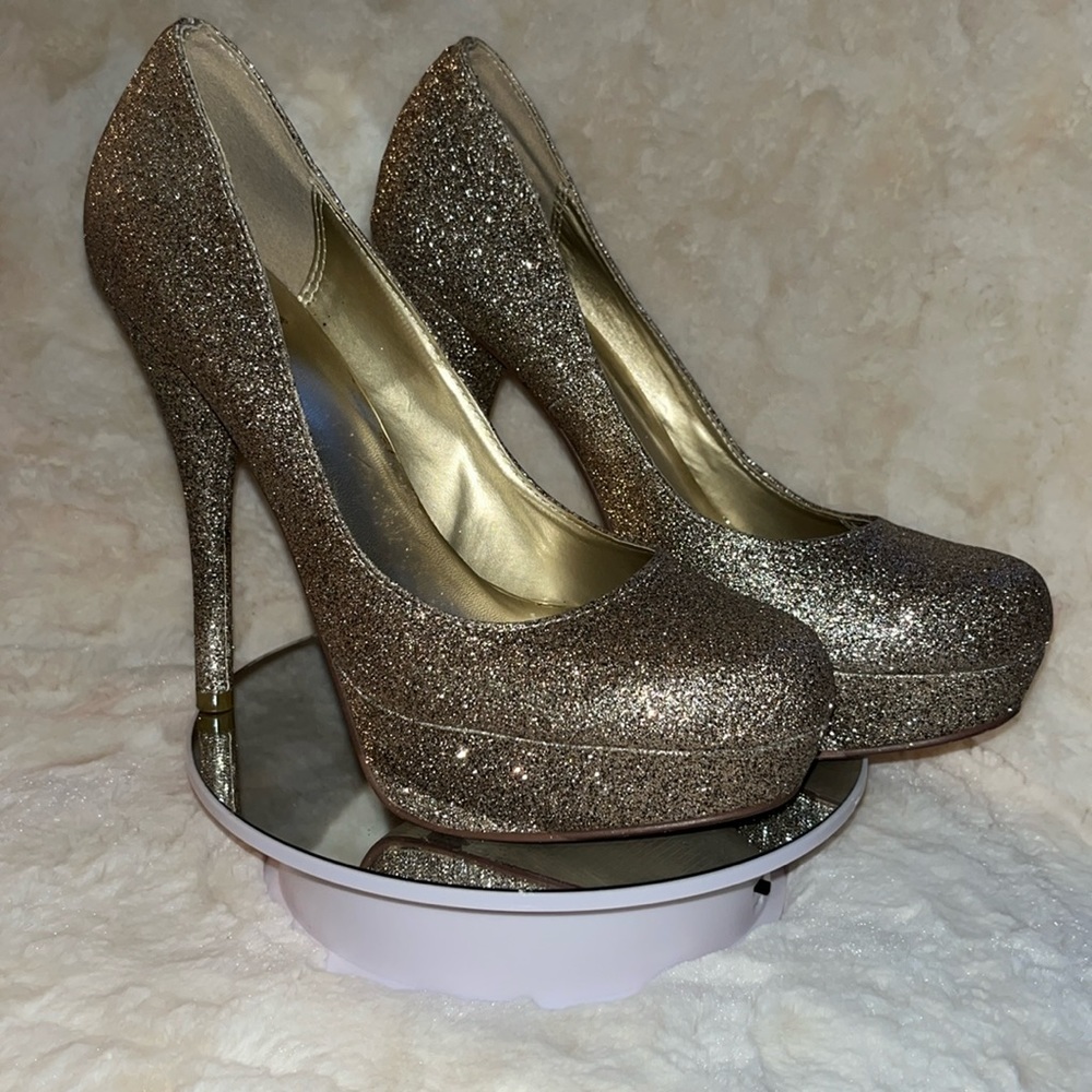 Gold glitter heels! LIKE NEW!